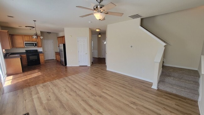 Photo - AVAILABLE NOW, $500 OFF FIRST FULL MONTH O...