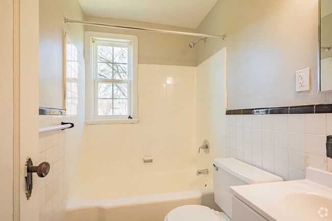 2BR, 1BA