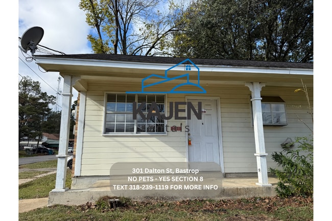 Photo - 301 Dalton St