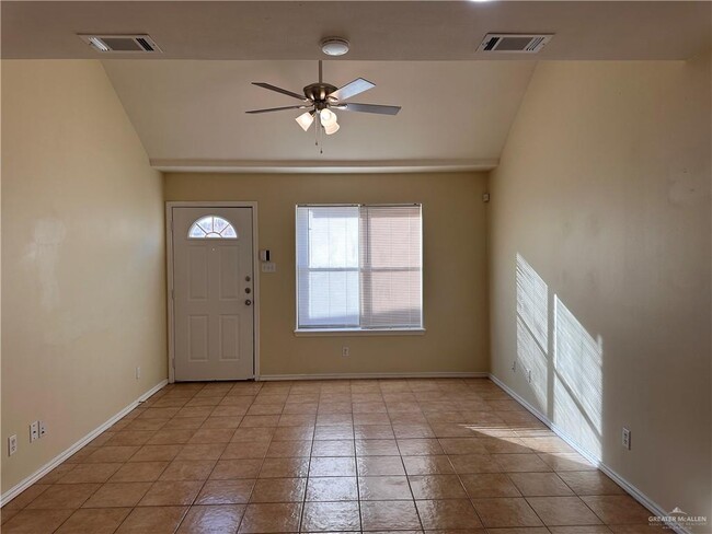 Photo - 13 West Dr Apartamento Unidad 3