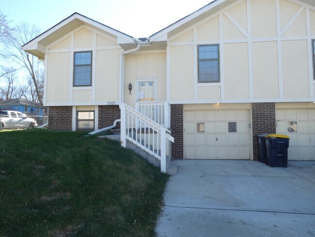 Photo - 7501 NW 82nd St