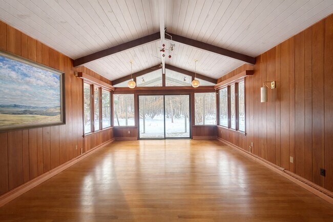 Photo - 520 Murray Hill Rd