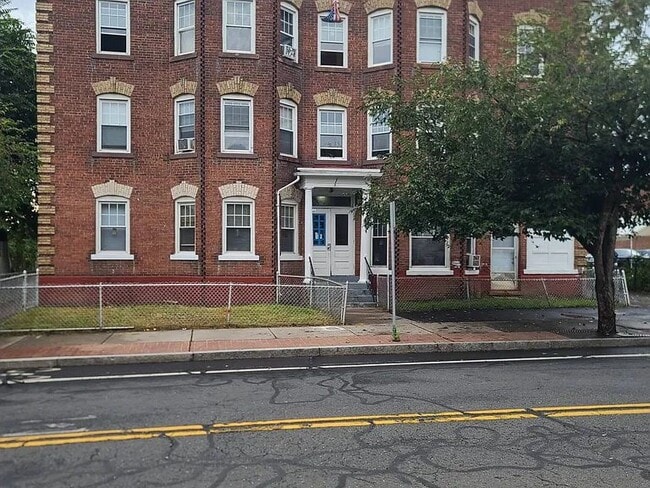 Building Photo - 182-184 Washington Street, #182-A