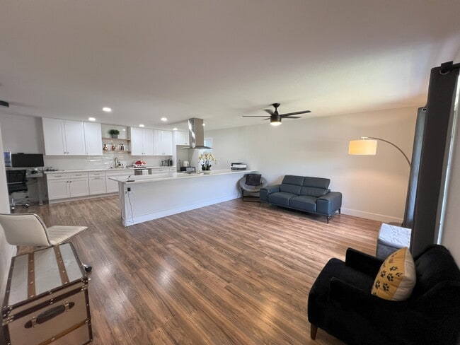 Photo - 1702 Bristol Ct N