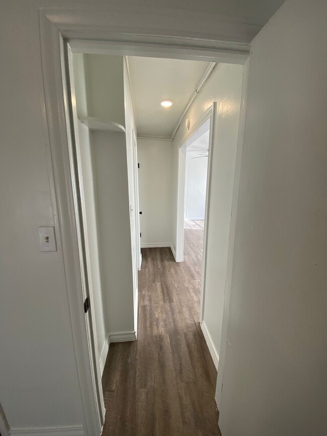 Photo - 938 E Adams St Unit Rear-Downstairs