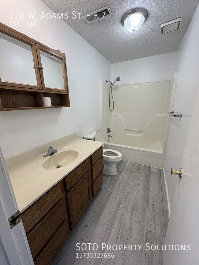 Photo - 720 W Adams St Unit 7