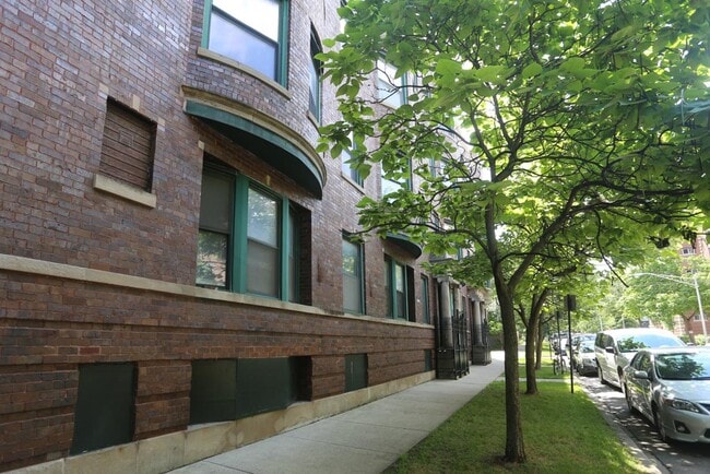 Building Photo - 1315 W Leland Ave Rental