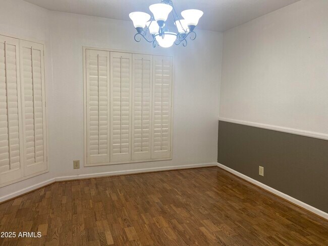 Photo - 4325 E Greenway Ln