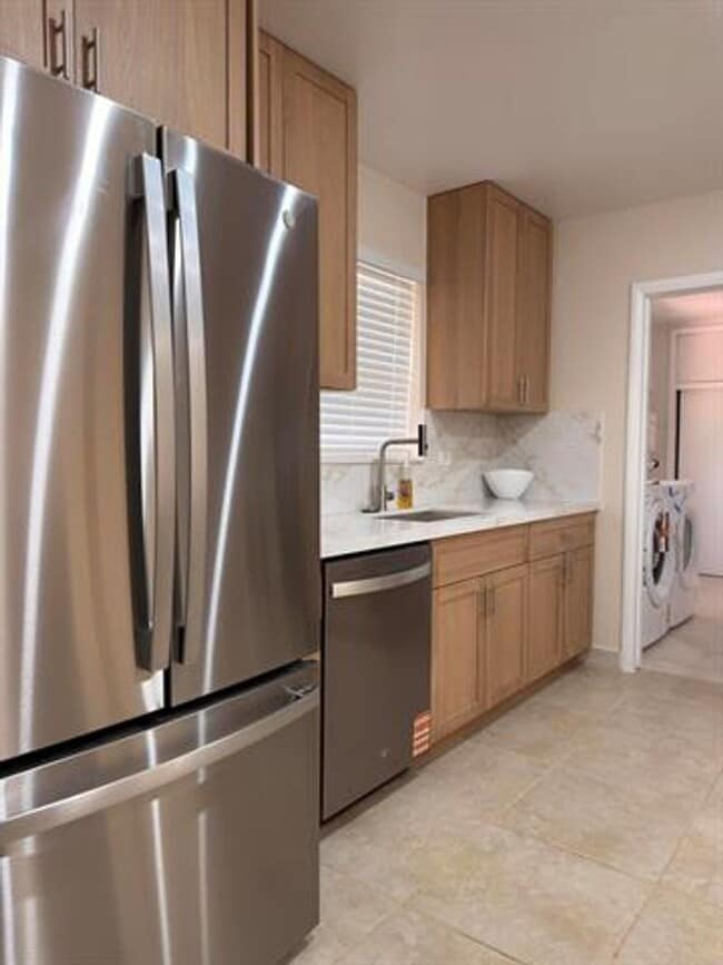 Building Photo - 7500 SW 98th Ct