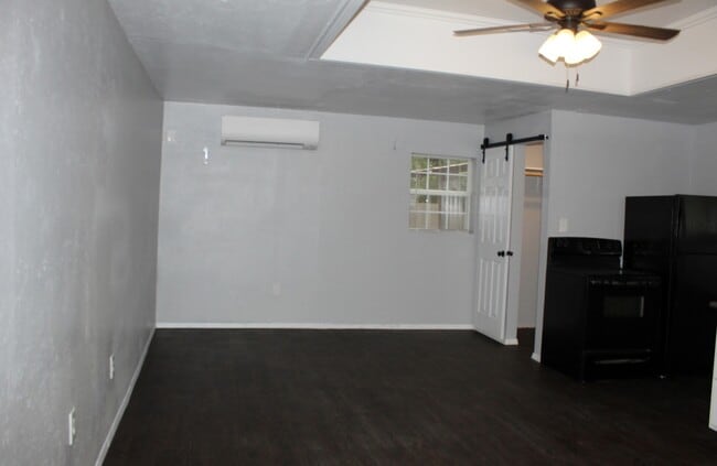 Photo - 803 N East St