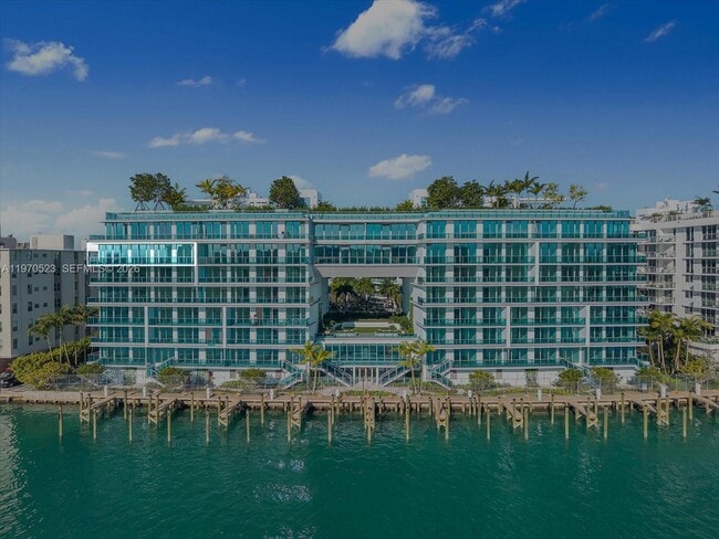 9201 E Bay Harbor Dr Unit LPH01