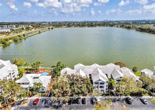 Photo - 2880 N Oakland Forest Dr Unit 311