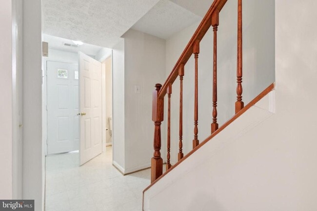 8483 Aurora Ct