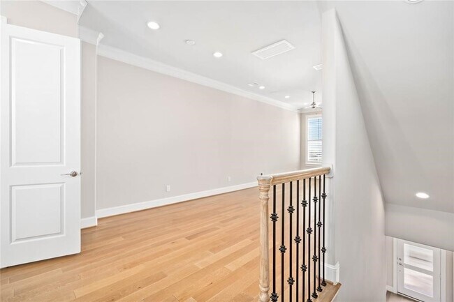 Photo - 9658 Knight Rd