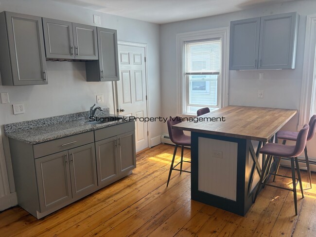 Photo - 130 Sutton St Unit 2