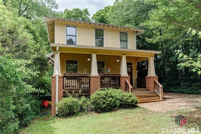 Building Photo - 145 Hillside St Rental