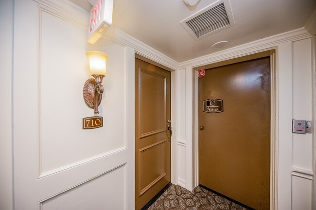 Building Photo - 3525 Sage Rd