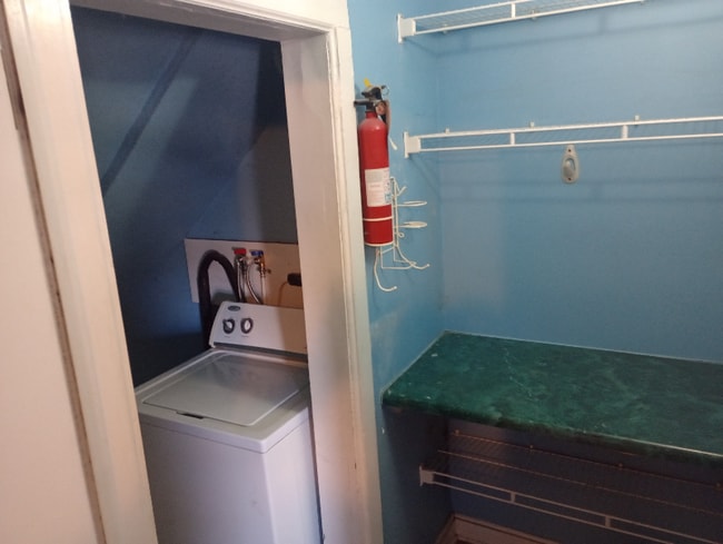 Building Photo - 613 N 3rd St