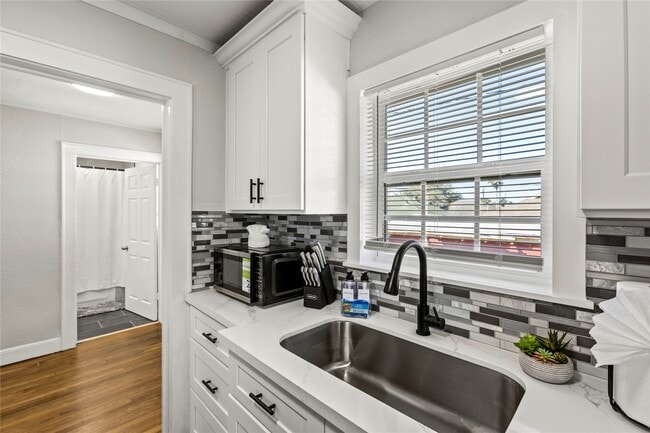 Photo - 3624 Avenue S 1/2