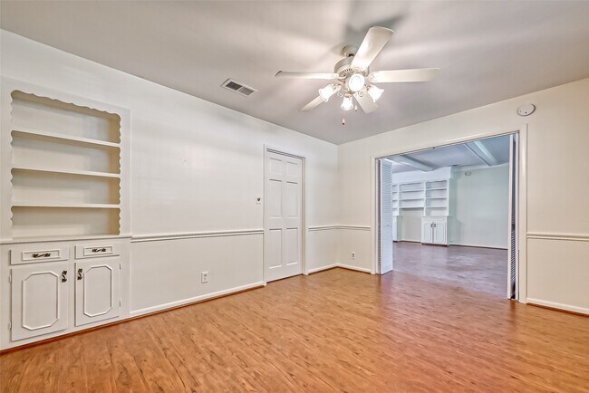 Photo - 918 Wycliffe Dr