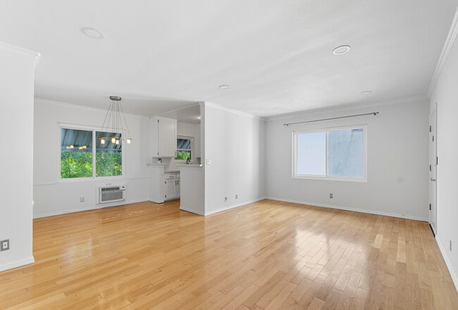 Photo - 1929 Tamarind Ave Unidad 12