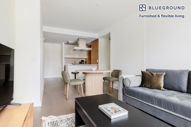 Photo - 450 W 42nd St Unidad FL10-ID2157