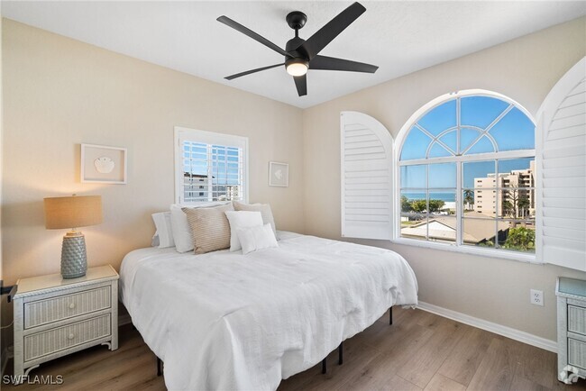 Building Photo - 22748 Island Pines Way Unit 403 Rental