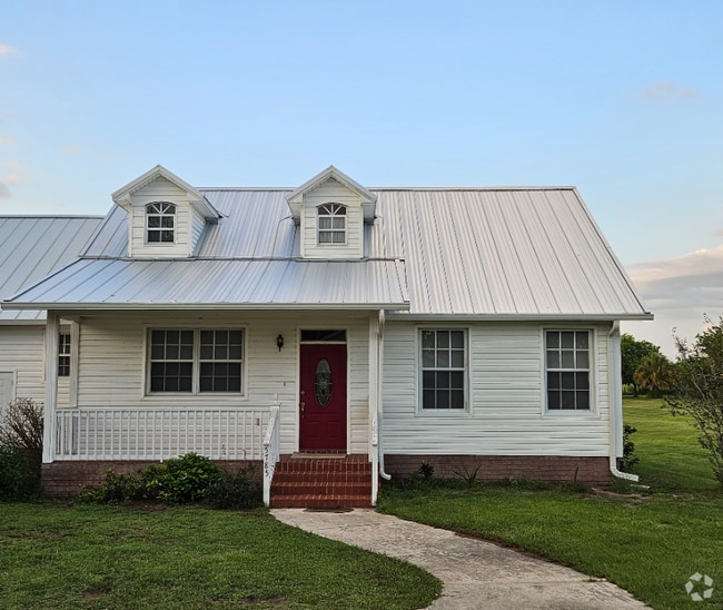 Building Photo - 5785 US-441 Rental