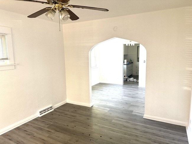 Photo - 630 Marmion Ave