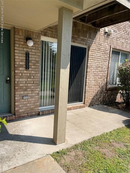 Photo - 24002 Wedgewood Cir