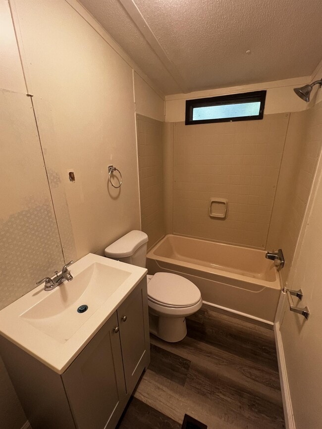 Photo - 1035 Aaron Ln