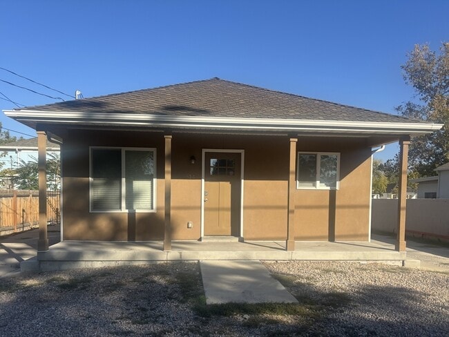 Building Photo - 516 S 900 W