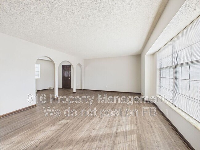 Photo - 3929 S Carriage Ln