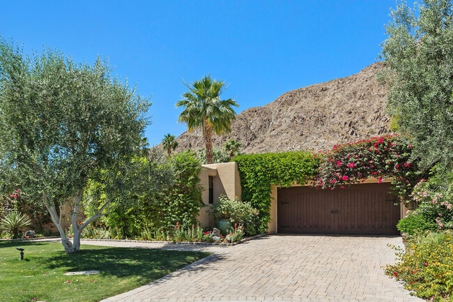 Building Photo - 76900 Avenida Fernando Rental
