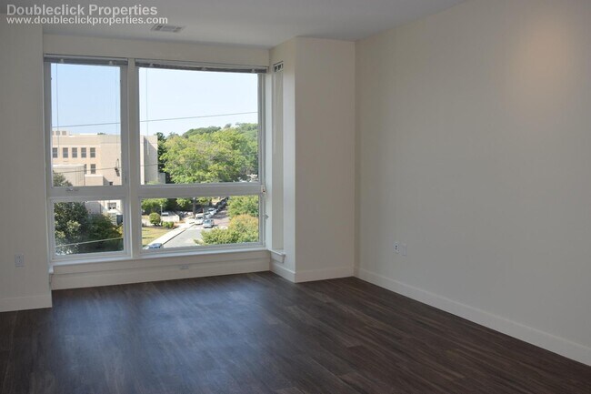 Photo - 180 Eastern Ave Unit 204