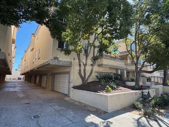 Photo - 3536 Linden Ave