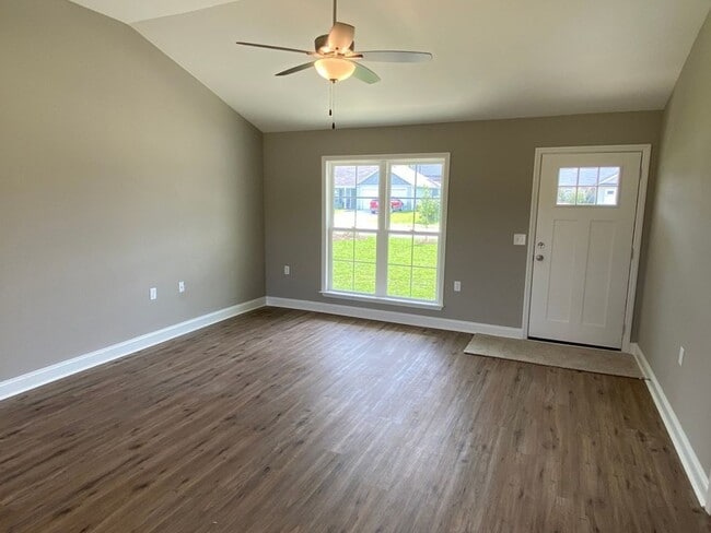 Photo - Charming 4-Bedroom Home with Modern Amenities in Valdosta, GA