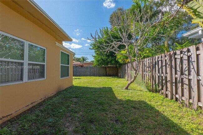 2621 SW 12th Terrace