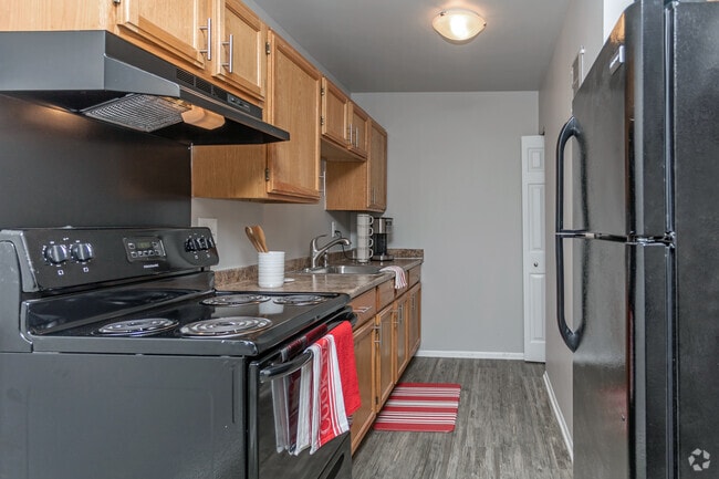 Interior Photo - Cove on 10 - Warren, MI