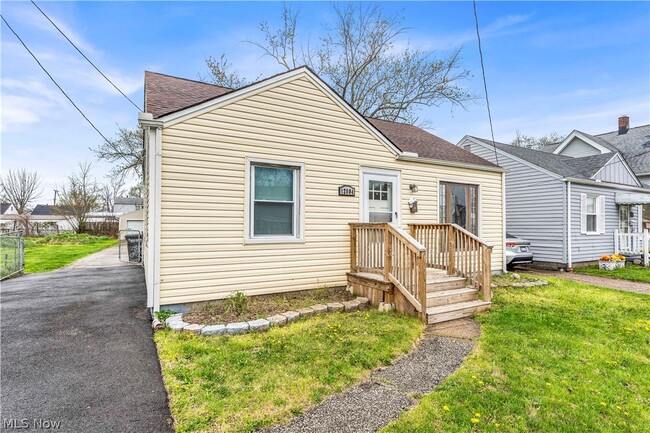 Photo - 12804 Kirton Ave
