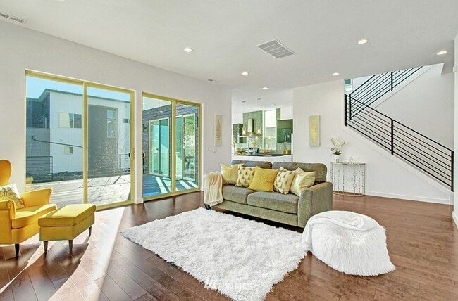 Photo - 2105 S Orcas St