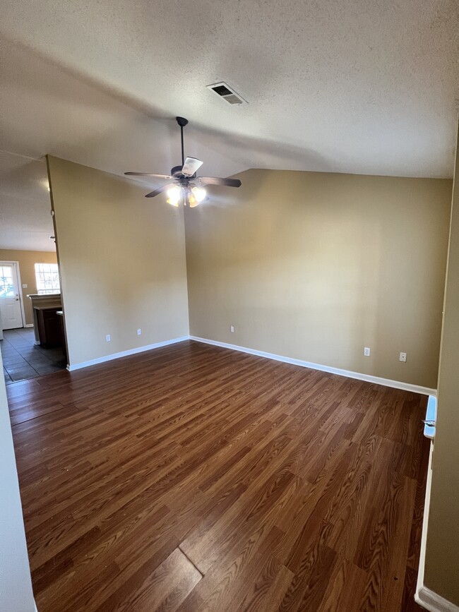 Photo - 5367 Kalian Cove