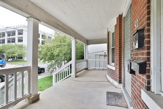 Massive 10 Bedroom Newly Renovated House P... - Massive 10 Bedroom Newly Renovated House P...