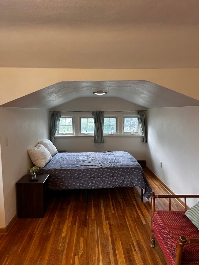 Photo - 4612 W 5th St Unit 2