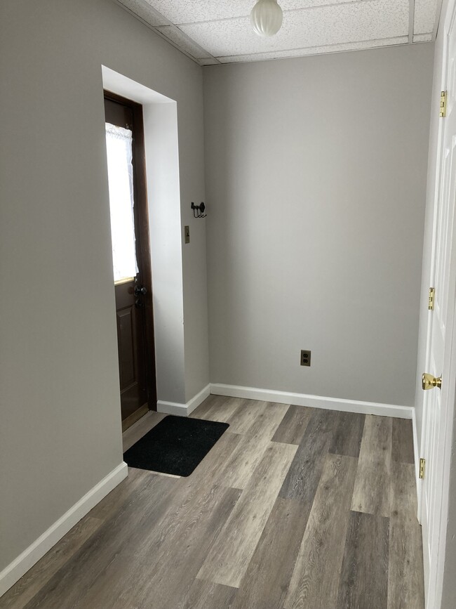 Photo - 6 Coolview Ln