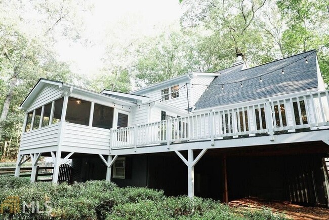 Photo - 1975 Pilgrim Rd