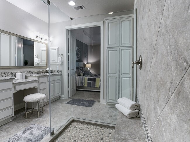 Building Photo - 9018 Meacom Dr