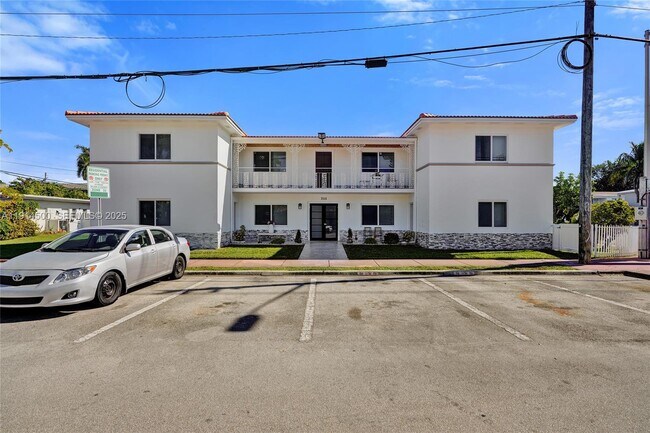 Photo - 7115 Rue Granville Unit C