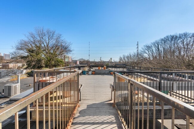 Photo - 644 Wells St SW