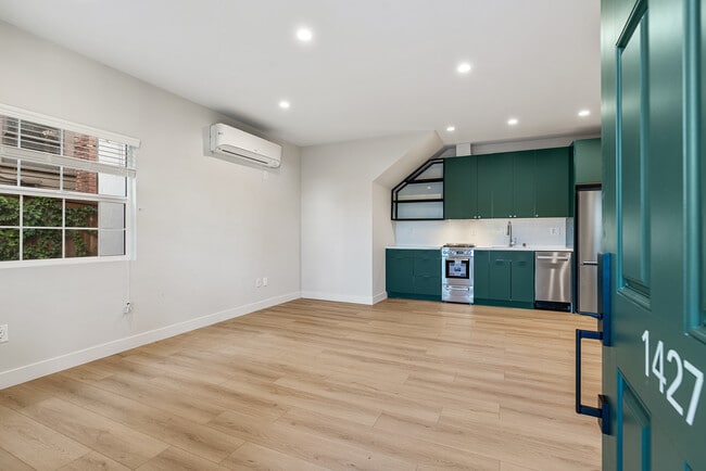 Photo - 1427 Edgecliffe Dr Apartamentos Unidad 1427.5